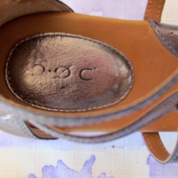 CAGE SANDALS, 9, BRONZE GOLD, WEDGE FLATS, ZIPPER BACKS, STYLISH COOL, BOC - Picture 10 of 10